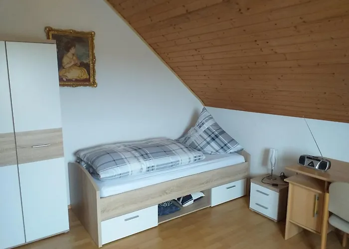 'am Bienwald' 公寓